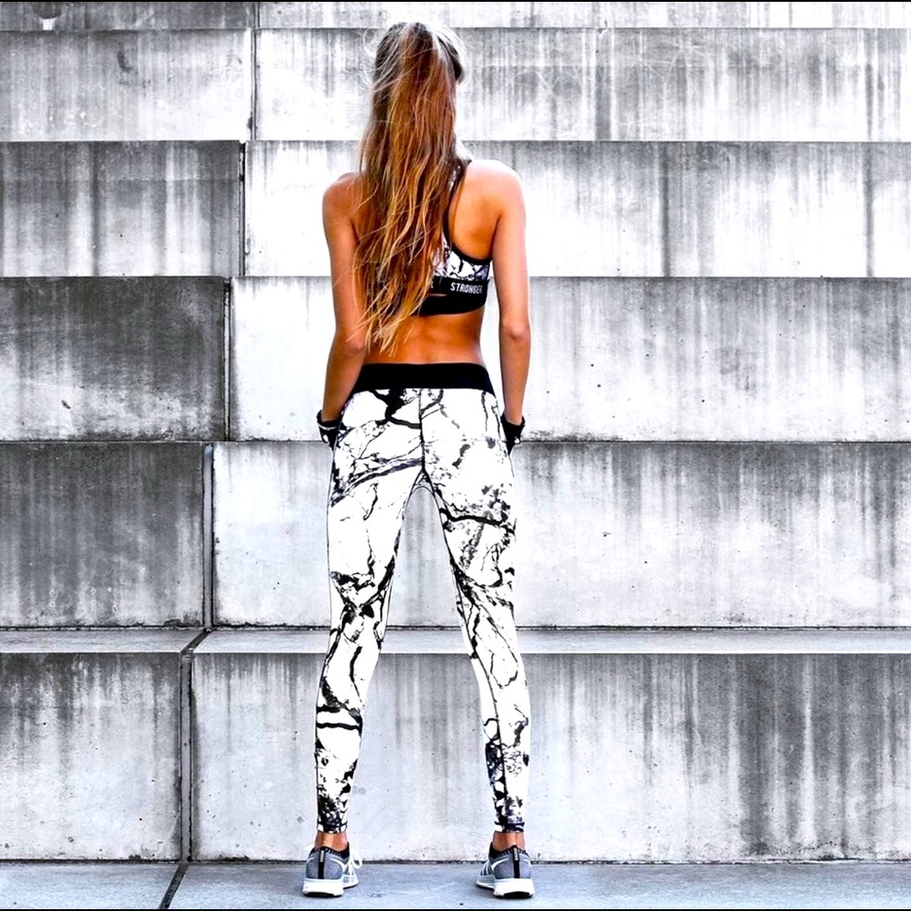 STRONGER THE LABEL white marble leggings **NWT**